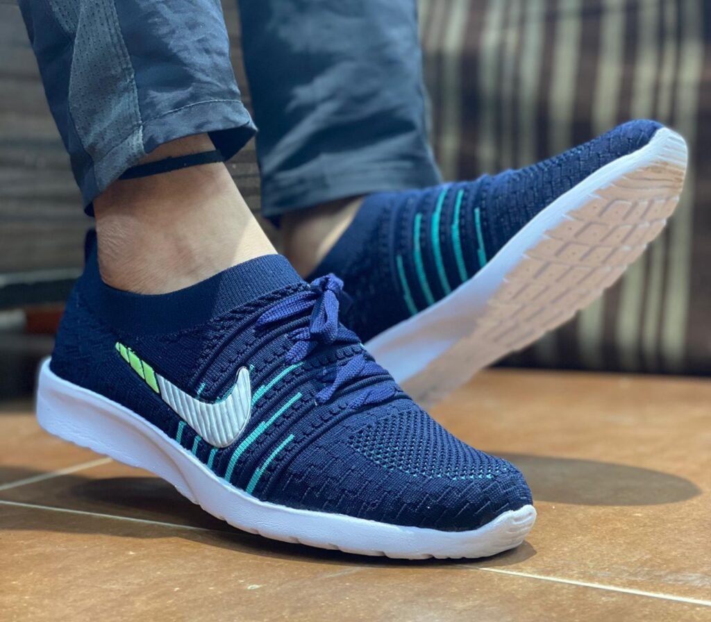 nike round toe trainers